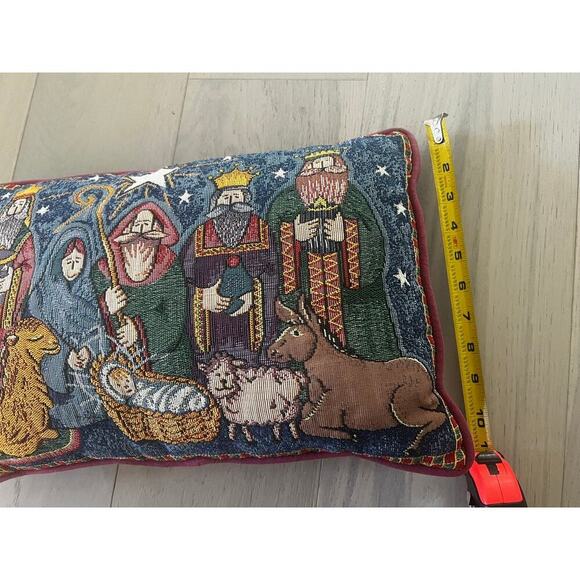 Christmas Nativity Scene Tapestry Throw pillow 11x17 Three Wisemen Bethlehem Red - Picture 5 of 6